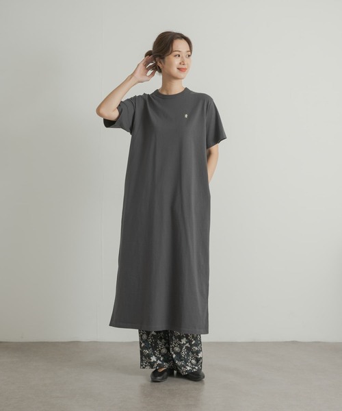 GYMPHLEX（ジムフレックス）の「GYMPHLEX　CREW NECK DRESS SHORT-SLEEVE（ワンピース・レディース・ブラウン系その他/レッド系その他/スミクロ・12）」の2枚目の写真