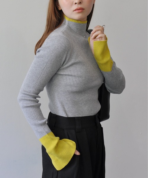 Meli rich（メリーリッチ）の「バイカラー配色スリット袖ハイネックリブニット（ニット/セーター・レディース・アイボリー/ブラック/グレー/チャコールグレー・FREE）」の18枚目の写真