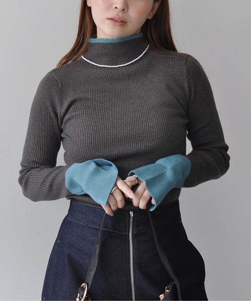 Meli rich（メリーリッチ）の「バイカラー配色スリット袖ハイネックリブニット（ニット/セーター・レディース・アイボリー/ブラック/グレー/チャコールグレー・FREE）」の5枚目の写真