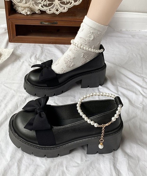 Teem Store(チームストア)の「パールストラップ リボン シューズ(パンプス・レディース・アイボリー/ブラック・36/38/40)」の2枚目の写真