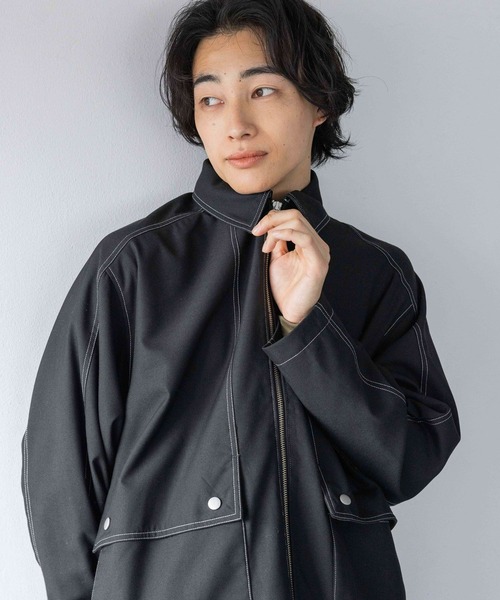 LOWRYS FARM（ローリーズファーム）の「ＴＲトップステッチブルゾン 116878（ブルゾン・メンズ・ベージュ/ブラック/グレー・MEDIUM/LARGE）」の2枚目の写真