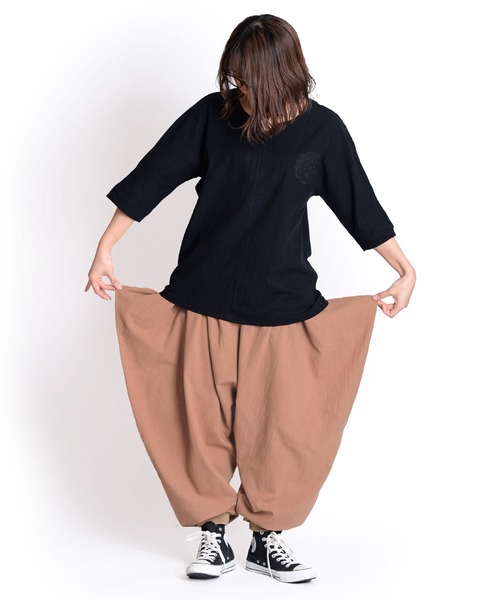 MARAI（マーライ）の「無地 変形バルーンサルエルパンツ（その他パンツ・レディース・ネイビー/ブラウン/ブラック/グリーン/ベージュ/ブルー/グレー・FREE）」の19枚目の写真