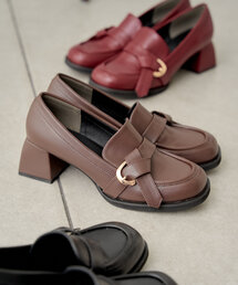 スクエアトゥーヒールローファー