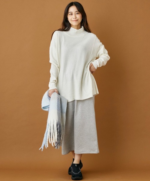 INED CLARO（イネドクラロ）の「圧縮ナロースカート（スカート・レディース・チャコールグレー/グレイッシュベージュ・フリー）」の6枚目の写真