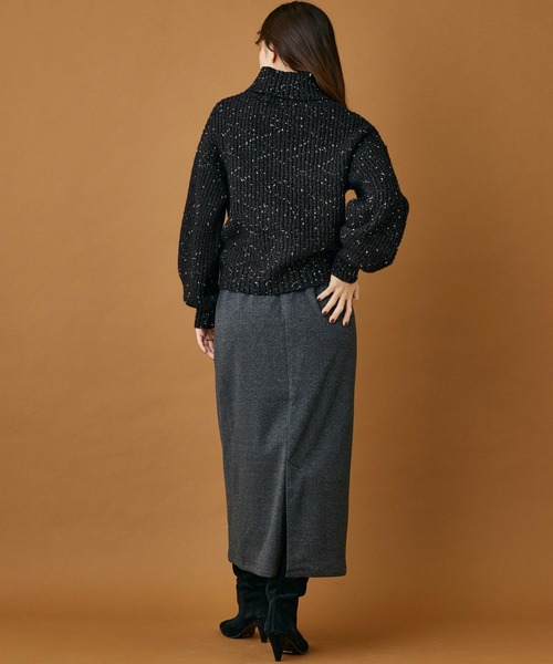 INED CLARO（イネドクラロ）の「圧縮ナロースカート（スカート・レディース・チャコールグレー/グレイッシュベージュ・フリー）」の14枚目の写真