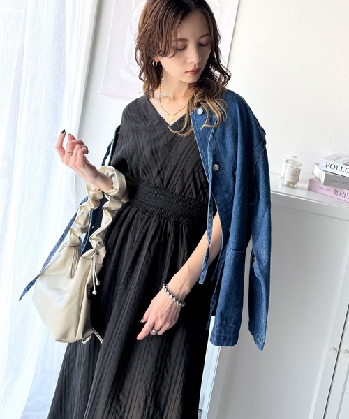 大人の抜け感エレガント。シアーストライプ素材ウエストシャーリングV