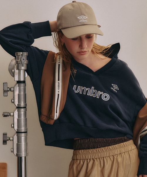 UMBRO(アンブロ)の「【umbro】VIS別注コラボツイルキャップ(キャップ・レディース・ブラック/ベージュ系その他2・FREE)」の2枚目の写真