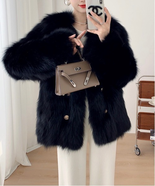 gossip!ロサンゼルス(ゴシップロサンゼルス)の「Vネック 中綿 イミテーションファーコート(テーラードジャケット・レディース・オフホワイト/グレー/ブラック/ベージュ・FREE)」の18枚目の写真