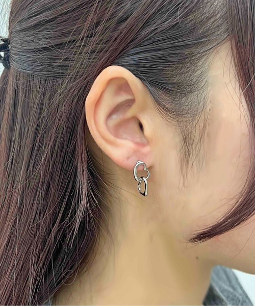 apres jour clair(アプレジュールクレア)の「【apres jour clair×ARIAZ】二連ハートピアス(ピアス(両耳用)・レディース・シルバー/ゴールド・FREE)」の3枚目の写真