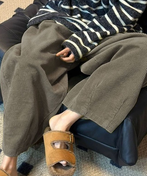 2ly2(トゥーリートゥー)の「こなれ感たっぷり!厚手素材のコーデュロイパンツ(その他パンツ・レディース・カーキ/ブラック/モカ/ベージュ/ブラウン/ボルドー・FREE)」の5枚目の写真