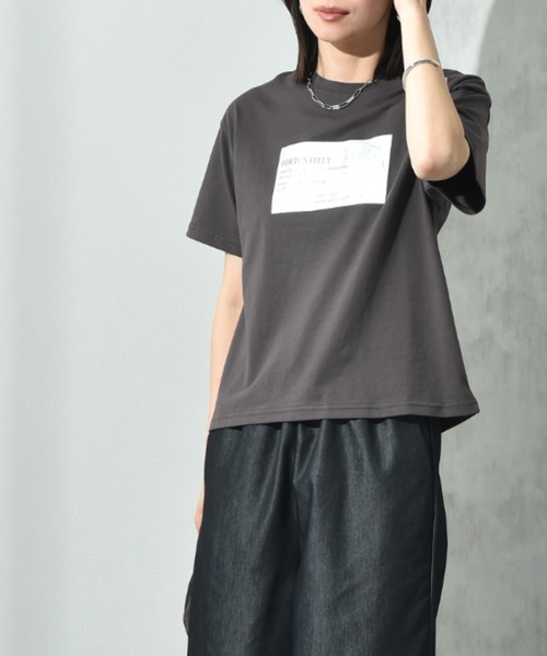INTERPLANET(インタープラネット)の「箔プリントロゴT(Tシャツ/カットソー・レディース・チャコールグレー/グレイッシュベージュ/オフホワイト・FREE)」の18枚目の写真