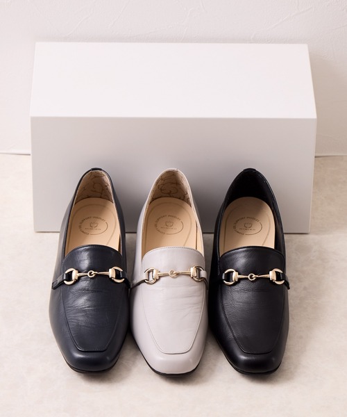 HIMIKO(ヒミコ)の「【Made in Japan】【HIMIKO】【撥水】ビットデザインヒールローファー/605003(パンプス・レディース・ネイビー/ライトグレー/ブラック/ブラウン・22.0cm/22.5cm/23.5cm/24.0cm/24.5cm/25.0cm/26.5cm/21.5cm/23.0cm/25.5cm/26.0cm)」の5枚目の写真