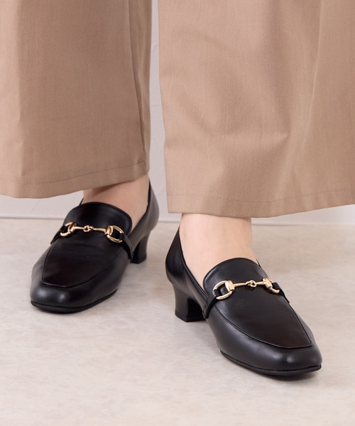 HIMIKO(ヒミコ)の「【Made in Japan】【HIMIKO】【撥水】ビットデザインヒールローファー/605003(パンプス・レディース・ネイビー/ライトグレー/ブラック/ブラウン・22.0cm/22.5cm/23.5cm/24.0cm/24.5cm/25.0cm/26.5cm/21.5cm/23.0cm/25.5cm/26.0cm)」の7枚目の写真
