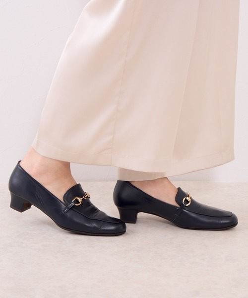 HIMIKO(ヒミコ)の「【Made in Japan】【HIMIKO】【撥水】ビットデザインヒールローファー/605003(パンプス・レディース・ネイビー/ライトグレー/ブラック/ブラウン・22.0cm/22.5cm/23.5cm/24.0cm/24.5cm/25.0cm/26.5cm/21.5cm/23.0cm/25.5cm/26.0cm)」の12枚目の写真