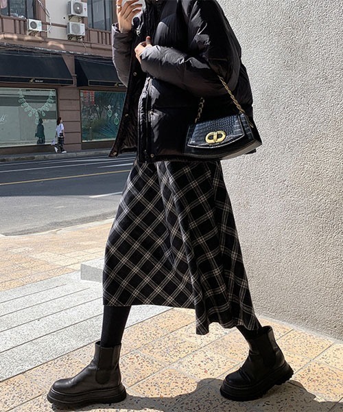 urge:(アージコロン )の「【URGE:】チェック柄 プリント ミモレ丈 スカート(スカート・レディース・ブラック・FREE)」の3枚目の写真
