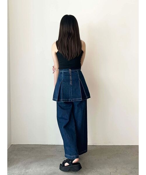 CALNAMUR(カルナムール)の「DENIM TUCK MINI SK/デニムタックミニスカート(スカート・レディース・ライトブルー/インディゴブルー・SMALL/MEDIUM)」の8枚目の写真