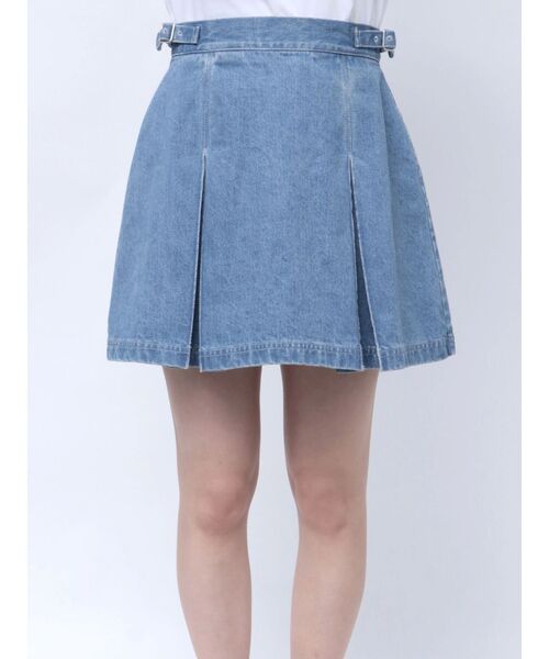 CALNAMUR(カルナムール)の「DENIM TUCK MINI SK/デニムタックミニスカート(スカート・レディース・ライトブルー/インディゴブルー・SMALL/MEDIUM)」の10枚目の写真