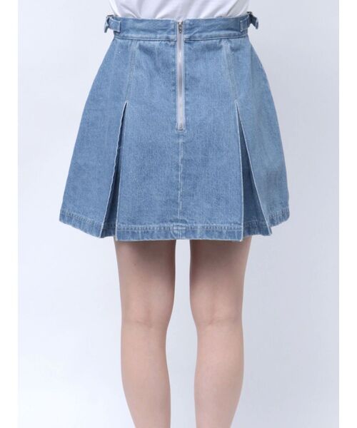 CALNAMUR(カルナムール)の「DENIM TUCK MINI SK/デニムタックミニスカート(スカート・レディース・ライトブルー/インディゴブルー・SMALL/MEDIUM)」の12枚目の写真