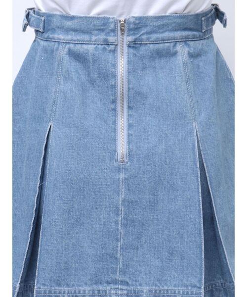 CALNAMUR(カルナムール)の「DENIM TUCK MINI SK/デニムタックミニスカート(スカート・レディース・ライトブルー/インディゴブルー・SMALL/MEDIUM)」の13枚目の写真