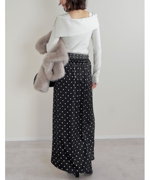 Re:EDIT（リエディ）の「[ブラ紐隠し]アシンメトリーオフショルダーリブニットトップス（ニット/セーター・レディース・ホワイト/レッド/グレー/ブラック/ネイビー/キャメル/ブルー・MEDIUM/LARGE）」の11枚目の写真