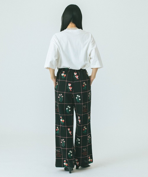 ROSE BUD(ローズバッド)の「(mag.by c)FLOWER EMBROIDERY PANTS(その他パンツ・レディース・ブラック・ONE SIZE)」の17枚目の写真