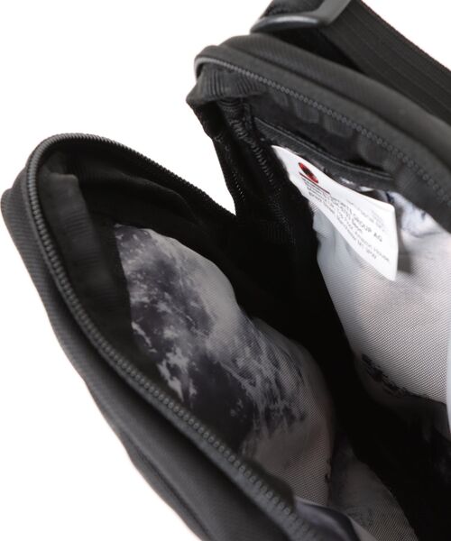 Mammut(マムート)の「/MAMMUT (マムート)/Xeron Pouch 1(ショルダーバッグ・メンズ・ブラック/ベージュ・FREE)」の3枚目の写真