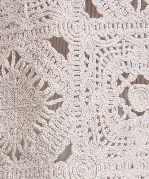 UNITED ARROWS(ユナイテッドアローズ)の「クロッシー エンブロイダリー ニットプルオーバー(ニット/セーター・レディース・オフホワイト/ナチュラル/ブラック・FREE)」の19枚目の写真