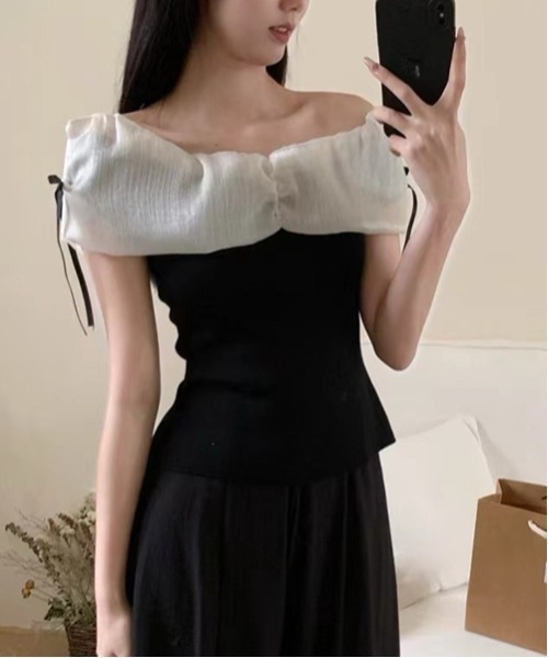 gossip!ロサンゼルス(ゴシップロサンゼルス)の「Y2K風 オフショルダー リボンデコール ネットトップス(Tシャツ/カットソー・レディース・ブラック・FREE)」の4枚目の写真