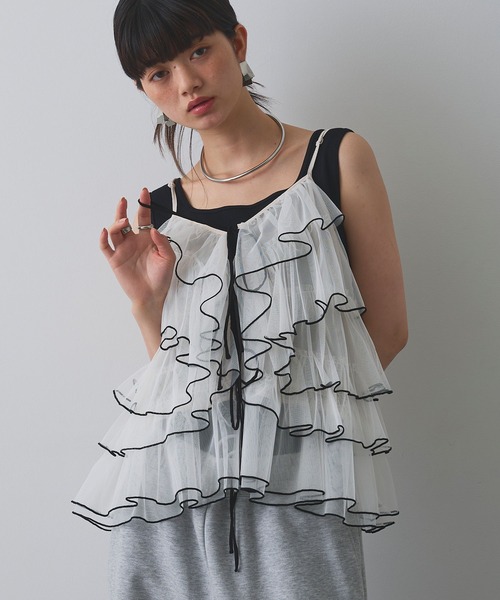 ELLEgirl（エルガール）の「配色メローフリルキャミソールビスチェ【ELLEgirl/エルガール】（キャミソール・レディース・アイボリー/チャコールグレー・FREE）」の20枚目の写真