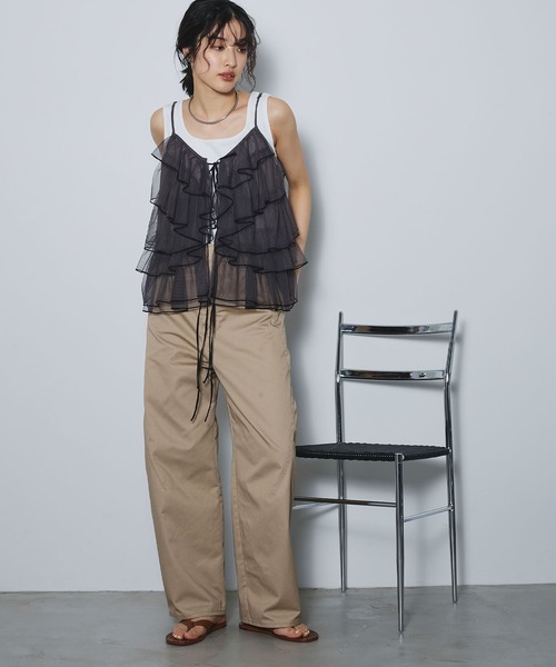 ELLEgirl（エルガール）の「配色メローフリルキャミソールビスチェ【ELLEgirl/エルガール】（キャミソール・レディース・アイボリー/チャコールグレー・FREE）」の16枚目の写真