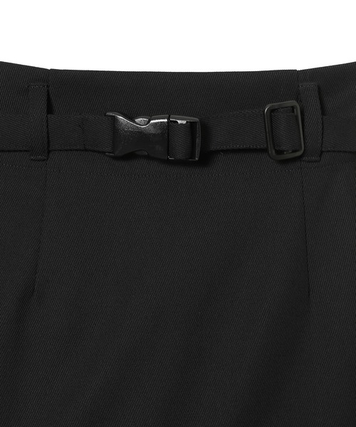 BASICKS(ベイシックス)の「BASICKS Cargo Pocket Skirt S25-0702W(スカート・レディース・ブラック・SMALL)」の3枚目の写真