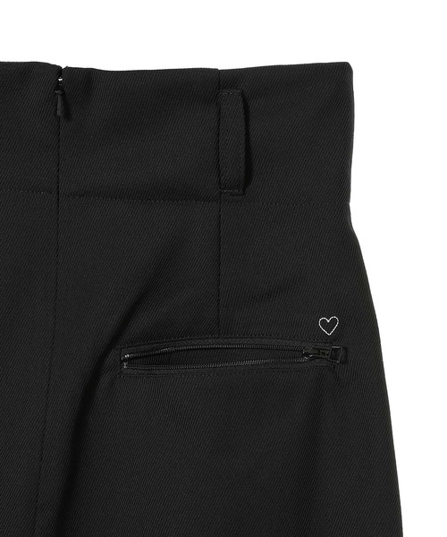 BASICKS(ベイシックス)の「BASICKS Cargo Pocket Skirt S25-0702W(スカート・レディース・ブラック・SMALL)」の4枚目の写真