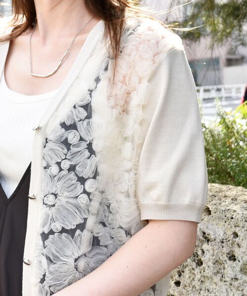 le.coeur blanc(ルクールブラン)の「《大人気!!》チュール刺繍ハーフスリーブカーディガン(カーディガン/ボレロ・レディース・ブラック/アイボリー/ピンクベージュ・38)」の16枚目の写真