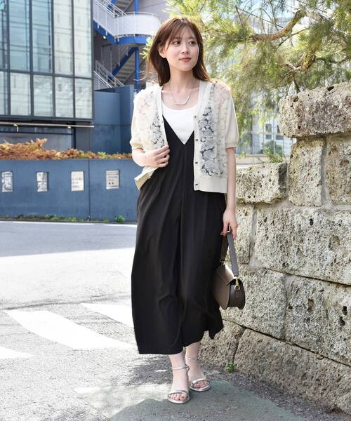 le.coeur blanc(ルクールブラン)の「《大人気!!》チュール刺繍ハーフスリーブカーディガン(カーディガン/ボレロ・レディース・ブラック/アイボリー/ピンクベージュ・38)」の19枚目の写真