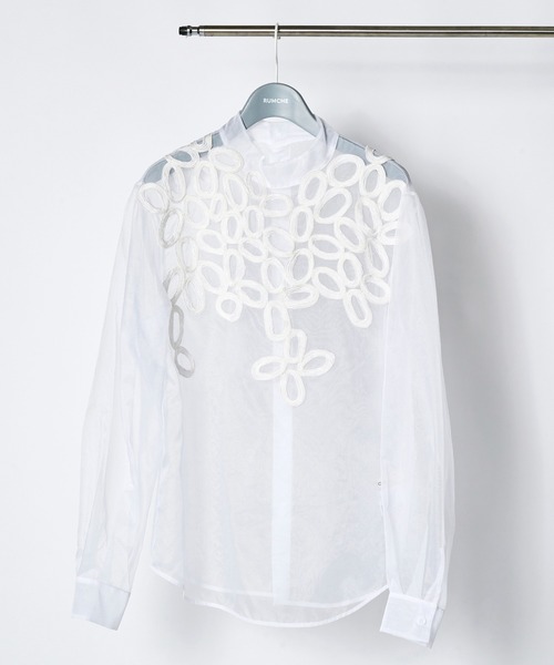 RUMCHE(ラムシェ)の「Embroidery Sheer Tops / エンブロイダリーシアートップス(シャツ/ブラウス・レディース・ブラック/ホワイト・FREE)」の1枚目の写真