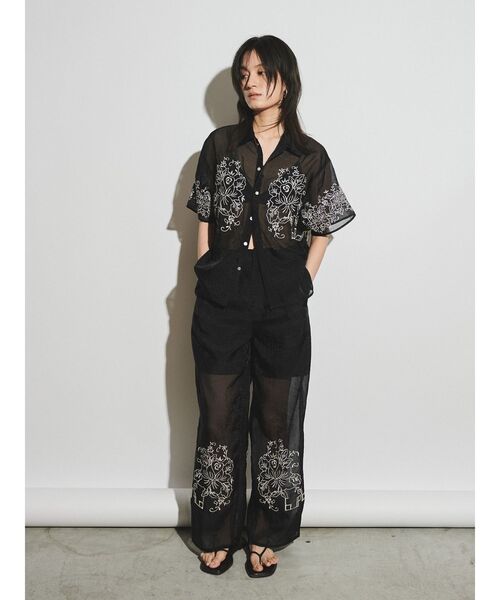 Ungrid(アングリッド)の「【Htage】エンブロイダリーシアータックパンツ(その他パンツ・レディース・ブラック/アイボリー・SMALL/MEDIUM)」の1枚目の写真