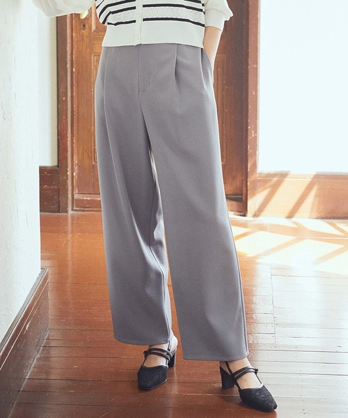 earth music&ecology(アースミュージックアンドエコロジー)の「タックストレートパンツ(その他パンツ・レディース・グレー/ブラック/ベージュ・S/M)」の3枚目の写真