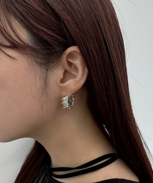 kutir（クティール）の「kutirlune／フリルピアス（ピアス（両耳用）・レディース・シルバー/ゴールド・FREE）」の6枚目の写真