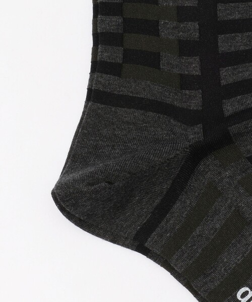 TOMORROWLAND (トゥモローランド)の「omo design コットンナイロンソックス(ソックス/靴下・メンズ・ブラック系その他/レッド系その他2/グレー系その他・FREE)」の6枚目の写真