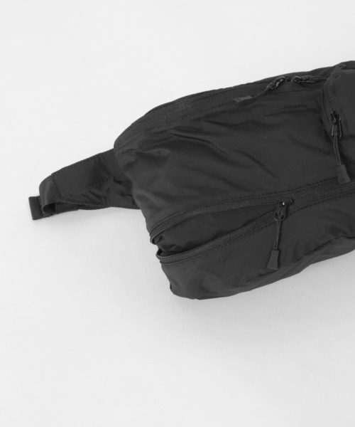   ブラック ボディバッグ　ウエストポーチ DAIWA PIER39 TRAVEL EXPAND FANNY BAG（ボディバッグ/ウエストポーチ