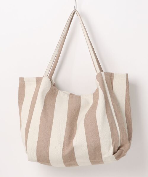 and it_（アンドイット）の「くたっと太縞ヘリンボーントート（トートバッグ・レディース・ブラック/ベージュ/ネイビー/レッド・FREE）」の3枚目の写真