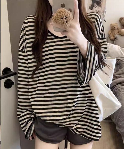 SallyLunn(サリーラン)の「ボーダールーズトップス(Tシャツ/カットソー・レディース・ブラック・FREE)」の4枚目の写真