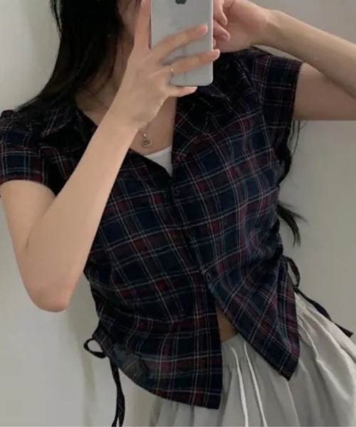 SPIGA（スピーガ）の「ｻｲﾄﾞﾄﾞﾛｰ半袖格子ﾌﾞﾗｳｽ（シャツ/ブラウス・レディース・ホワイト/ネイビー・FREE）」の4枚目の写真