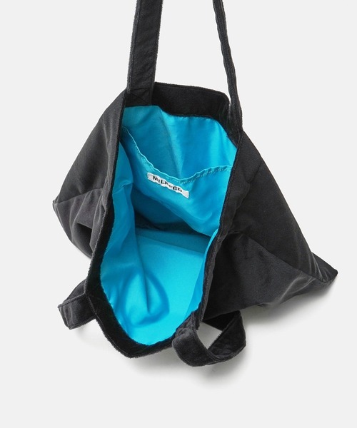 MILKFED.(ミルクフェド)の「LOGO FLUFFY BAG(トートバッグ・レディース・ブラック/ライトピンク/ピンク/パープル・ONE SIZE)」の8枚目の写真