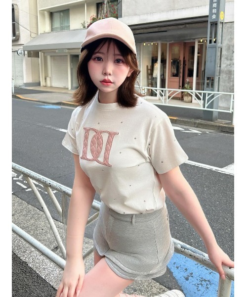 予約商品】キルティングアップリケビジューTシャツ – Darich