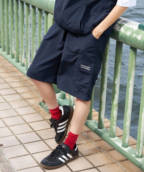 FFEIN(フェイン)の「【FFEIN(フェイン)】ナイロンワイドハーフカーゴショーツ / ショーツ 短パン ドローコード(カーゴパンツ・メンズ・ブラック/チャコール/ネイビー・SMALL/MEDIUM/LARGE)」の3枚目の写真