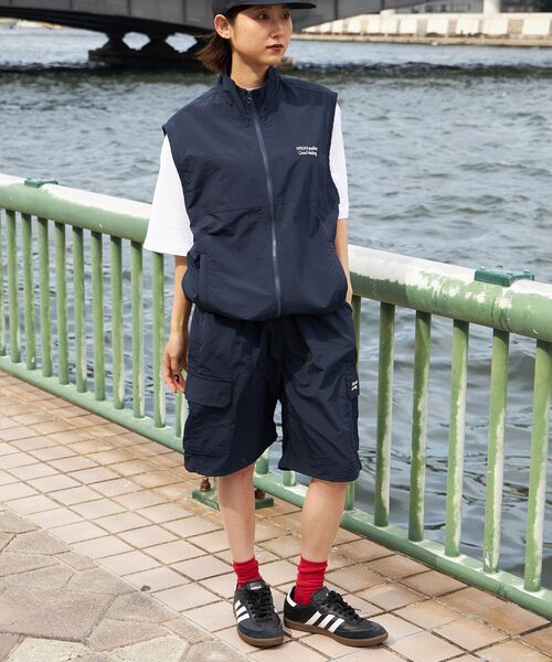 FFEIN(フェイン)の「【FFEIN(フェイン)】ナイロンワイドハーフカーゴショーツ / ショーツ 短パン ドローコード(カーゴパンツ・メンズ・ブラック/チャコール/ネイビー・SMALL/MEDIUM/LARGE)」の13枚目の写真