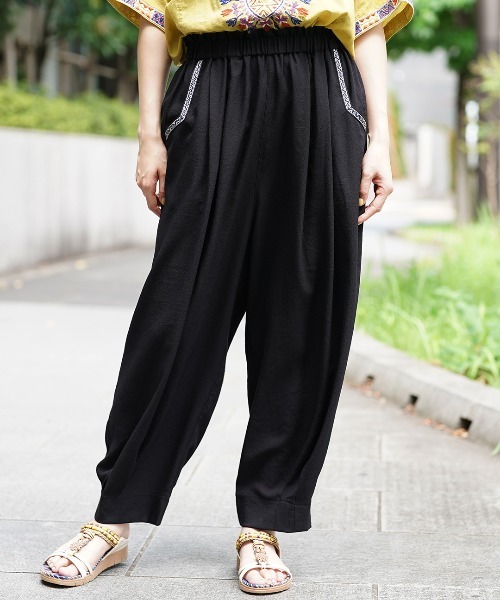 チチカカ(チチカカ)の「エッグタックパンツ(その他パンツ・レディース・オレンジ/ベージュ/ブラック/チャコールグレー・MEDIUM/LARGE)」の2枚目の写真