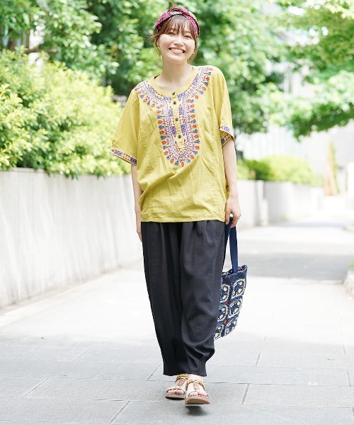 チチカカ(チチカカ)の「エッグタックパンツ(その他パンツ・レディース・オレンジ/ベージュ/ブラック/チャコールグレー・MEDIUM/LARGE)」の5枚目の写真