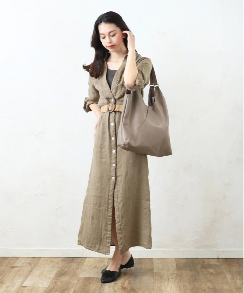 and it_（アンドイット）の「合皮VカットA4トート（トートバッグ・レディース・アイボリー/ブラック/グレイッシュベージュ/シルバー/ブロンズ/ボルドー/ブラウン・FREE）」の10枚目の写真